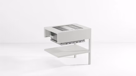 Offenes Modul mit in die Arbeitsplatte eingelassenem Grill und unterer Ablage